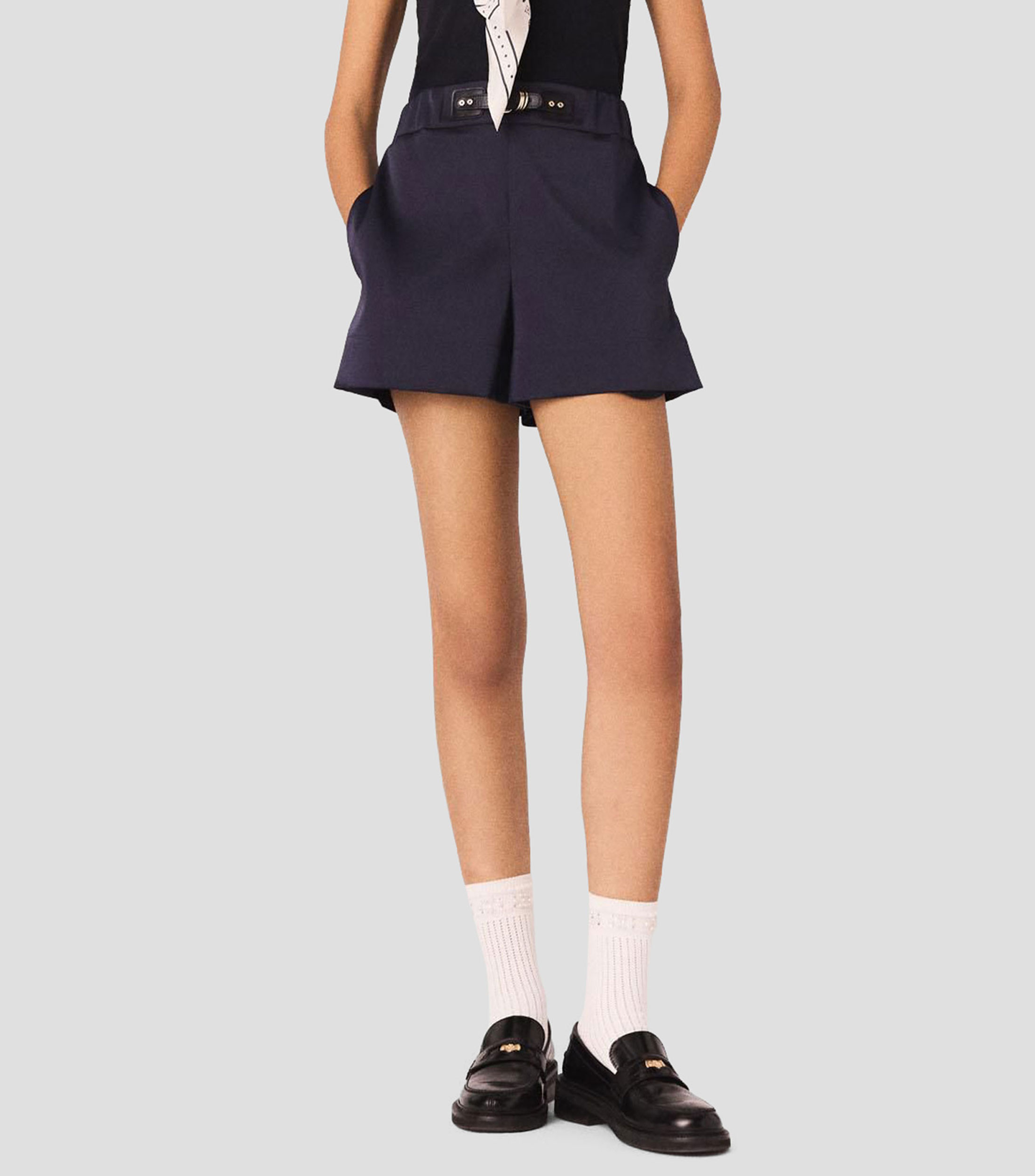 Short liso Mujer